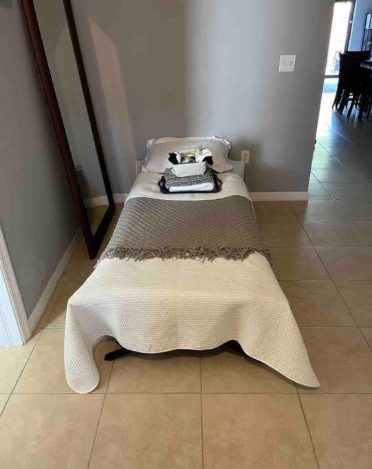 Debbie'S 3-Bedroom Apartment In A Duplex Cape Coral Luaran gambar
